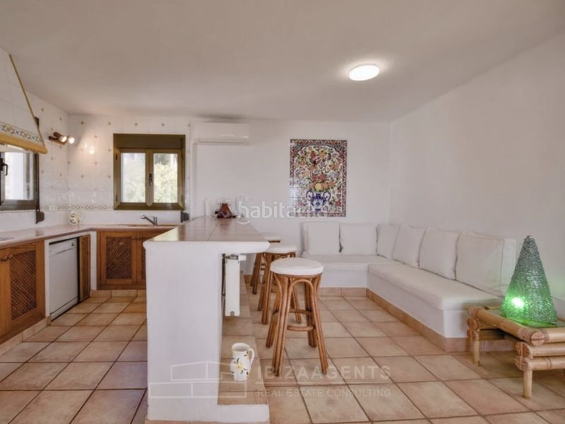 Foto 3f639b5d-9d43-46e3-885a-5278ac3f3799. Casa amb piscina a Jesús Santa Eulària
