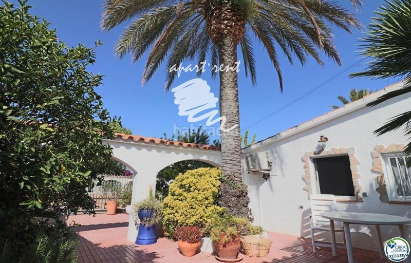 Foto 1a3517e1-21a3-417e-ae50-ffacb8da9af6. Casa norfeu amplia villa al canal con amarre de 12 m, con apartamento invitados en Empuriabrava