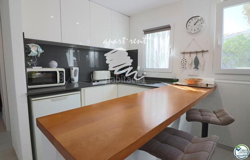 Foto 30f0ecf8-cc98-4942-a2a5-52e8c29bd27c. Casa norfeu amplia villa al canal con amarre de 12 m, con apartamento invitados en Empuriabrava