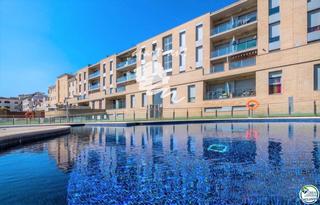 Flat  Puig rom. Puig rom empuriabrava apartamento planta baja con parking y pisc
