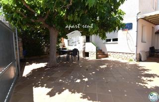 Casa  Sc puigmal. Puigmal casa de cuatro dormitorios con jardín y piscina