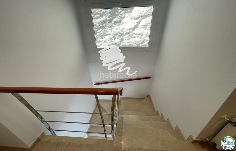 Foto 1284ebc7-429c-4ee5-8830-8c2bcb4298e3. Casa la muntanyeta impresionante villa con ascensor en parcela de 608 m2 con piscina y vistas al mar en Roses