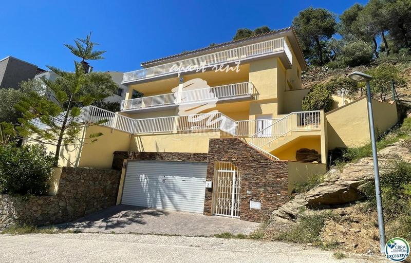 Foto 58dcc77e-1b3e-46ec-9372-90cda042df26. Casa la muntanyeta impresionante villa con ascensor en parcela de 608 m2 con piscina y vistas al mar en Roses