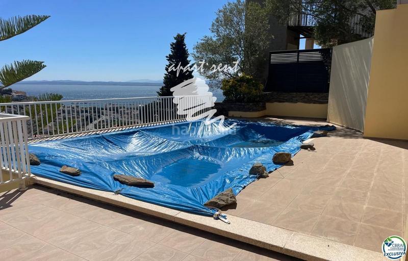 Foto 8997bfb0-d3b3-438b-96af-32916bbfe339. Casa la muntanyeta impresionante villa con ascensor en parcela de 608 m2 con piscina y vistas al mar en Roses
