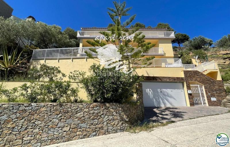 Foto b45d057d-3b2d-4d37-ae00-4274809a0459. Casa la muntanyeta impresionante villa con ascensor en parcela de 608 m2 con piscina y vistas al mar en Roses