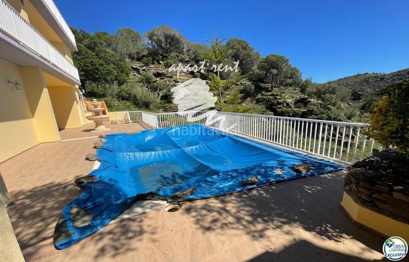 Foto fdf28d95-729d-451f-828d-873933e7bcc8. Casa la muntanyeta impresionante villa con ascensor en parcela de 608 m2 con piscina y vistas al mar en Roses
