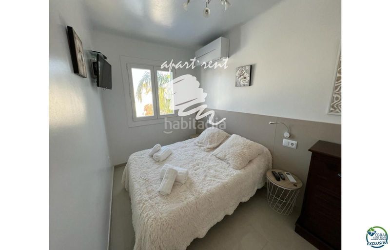 Foto 0c2700d2-5632-4aaf-bc30-b74c7f9e5e87. Casa amb aparcament piscina a Cap Ras - Creus - Falconera Empuriabrava