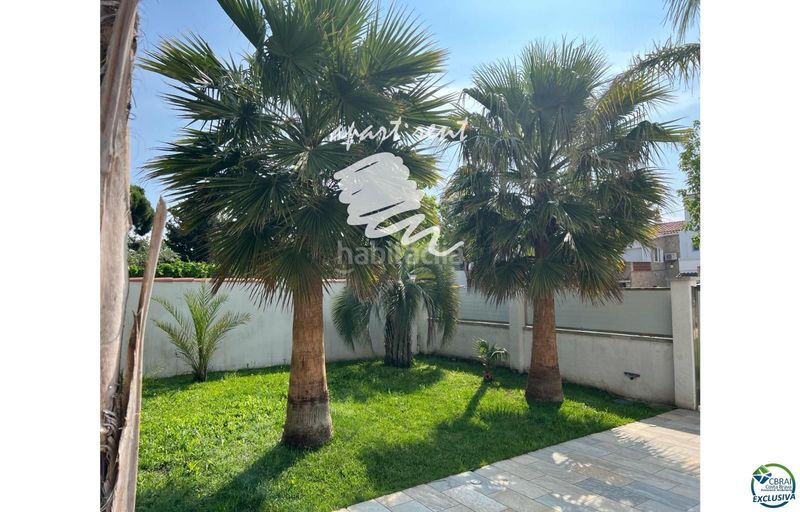 Foto 0da8aa90-2153-4b97-a3d7-e19236d23130. Casa amb aparcament piscina a Cap Ras - Creus - Falconera Empuriabrava