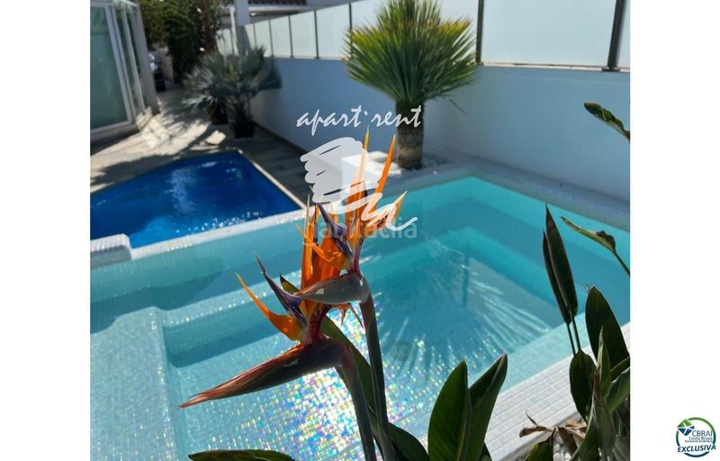 Foto 1eef4513-fd0f-4ee3-8f4d-2a3311c23685. Casa amb aparcament piscina a Cap Ras - Creus - Falconera Empuriabrava