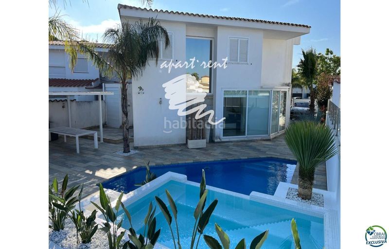 Foto 45995190-4372-4268-a902-0b5c500b4833. Casa amb aparcament piscina a Cap Ras - Creus - Falconera Empuriabrava