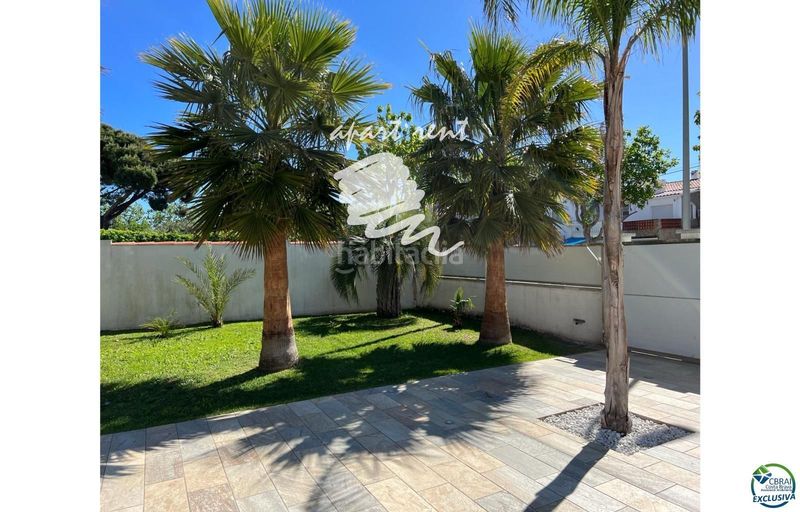 Foto 7dbd4a22-aaae-43ca-b23f-f98589fb04b5. Casa amb aparcament piscina a Cap Ras - Creus - Falconera Empuriabrava