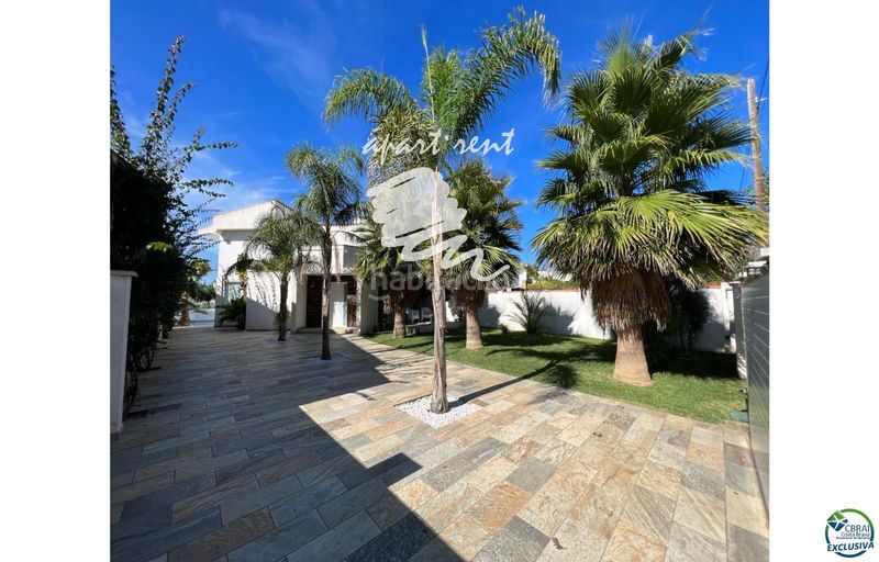 Foto e9eb82e7-a5b6-41fe-983b-f6c92541dd2b. Casa amb aparcament piscina a Cap Ras - Creus - Falconera Empuriabrava