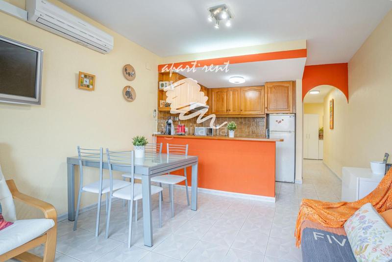Foto 71b91085-6ac1-47ce-9439-cf971381e34d. Piso port moxó encantador apartamento de 2 dormitorios con vistas al canal y parking privado exterior en Empuriabrava