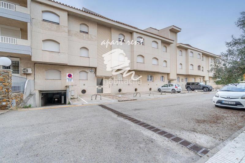 Foto b2aec6bf-808a-400d-bfd4-fda16b074a1c. Piso port moxó encantador apartamento de 2 dormitorios con vistas al canal y parking privado exterior en Empuriabrava
