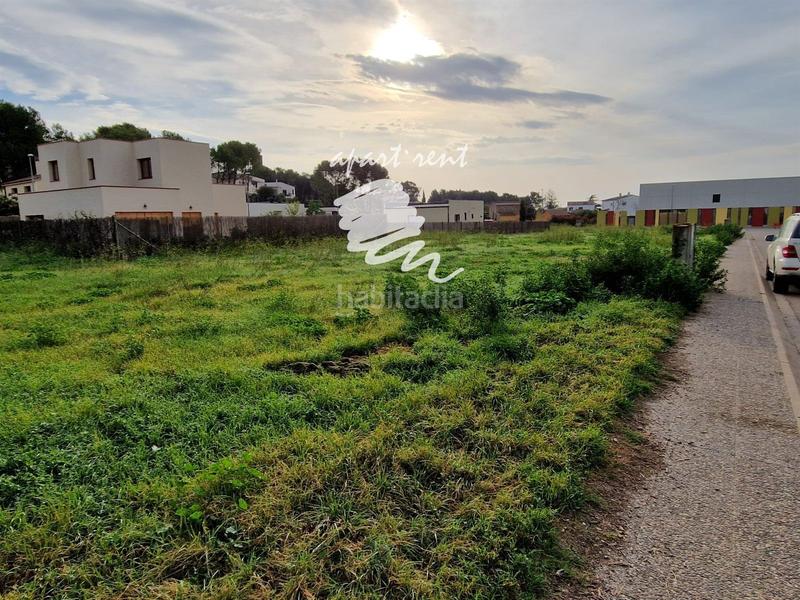 Foto af2055f4-1aa3-4fe0-8ca6-74528c39156e. Finca rústica parcela en venta de 400m2 en Garriguella