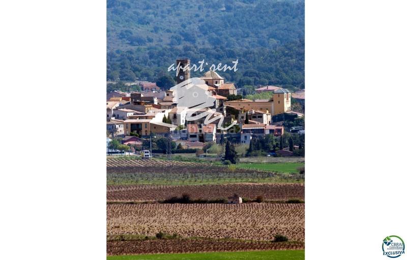Foto ba924c3e-10f4-49ae-b630-7c5c7442d6ef. Finca rústica parcela en venta de 400m2 en Garriguella