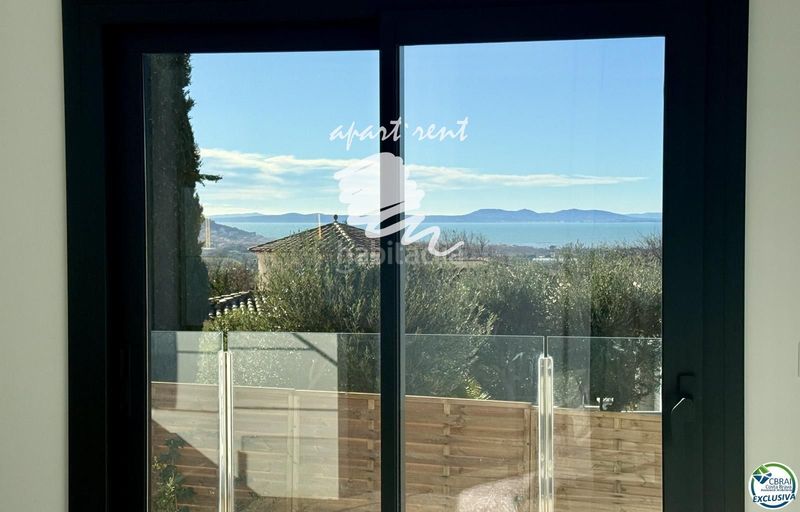 Foto cd59b718-1612-4f6d-8373-f0c4f9b9b26e. Casa amb calefacció aparcament piscina a Nord Roses