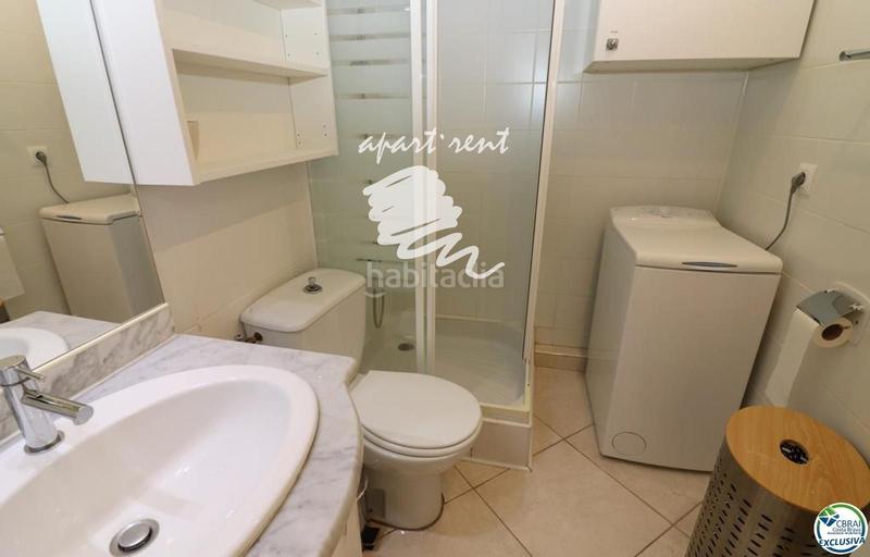 Foto b9b4afe8-8d7a-4138-aa38-08421fd20f57. Piso port banyuls apartamento de un dormitorio con terraza de 10m2 y vistas al canal en Empuriabrava