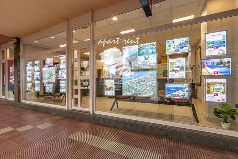 Foto 5f15bd29-88ca-4a2e-9cc0-c827d4459d09. Casa amb calefacció a Carlit - Montseny Empuriabrava