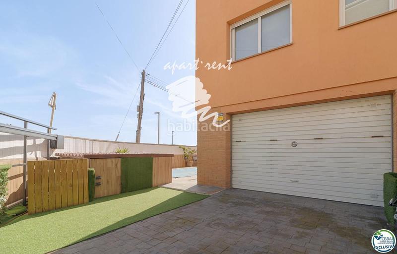 Foto 85c95c0f-8ac3-4add-b356-fcb171b17781. Casa puigmal casa con piscina, 4 dormitorios y garaje en en Empuriabrava
