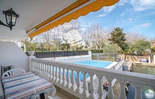 Pis  Freser. Freser apartamento reformado con terraza y vistas al canal, park