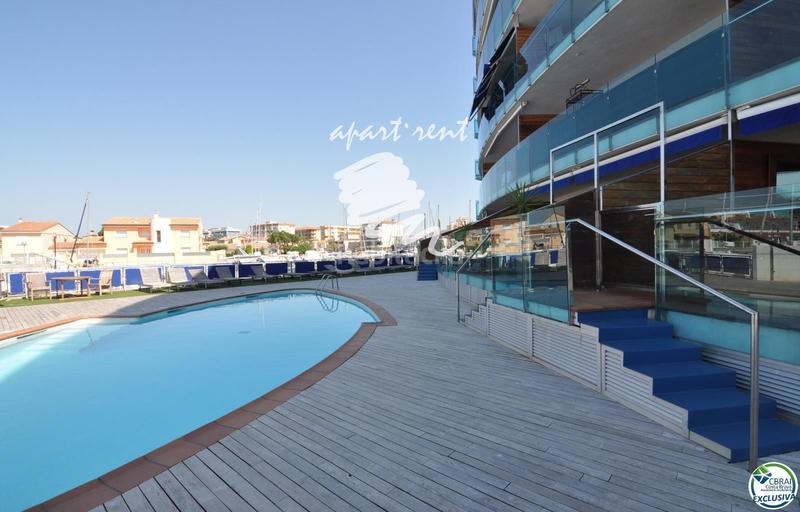 Foto 9d13e555-75f8-4874-be06-8377fb43f417. Piso Santa Margarida encantador apartamento con parking exterior, con licencia turística y vistas al canal en Roses