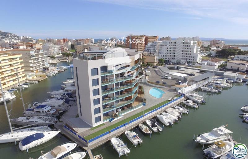 Foto b59dfa89-2e09-4adb-b014-3d5d140b2d51. Piso Santa Margarida encantador apartamento con parking exterior, con licencia turística y vistas al canal en Roses