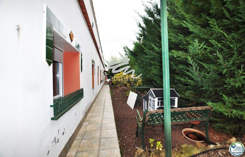 Foto 634835a3-09fc-4f29-98a1-b8df6e095983. Casa mas boscà casa con jardín y dos apartamentos. en Roses