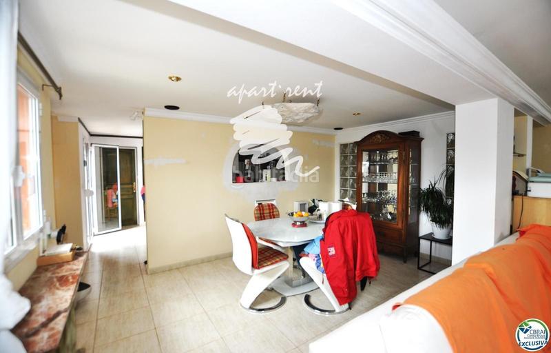 Foto 74897056-91ce-460a-b5f2-299102a41ba1. Casa mas boscà casa con jardín y dos apartamentos. en Roses