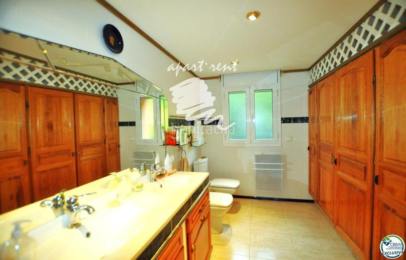 Foto 8a392a23-f0c4-48f8-b891-784882ae3ffd. Casa mas boscà casa con jardín y dos apartamentos. en Roses