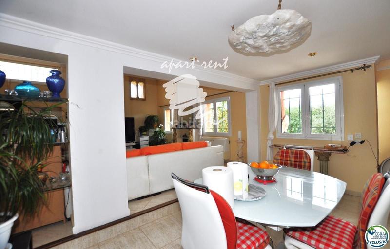 Foto bd3afd11-4d0d-4ee5-90f4-0bd8f13bf849. Casa mas boscà casa con jardín y dos apartamentos. en Roses