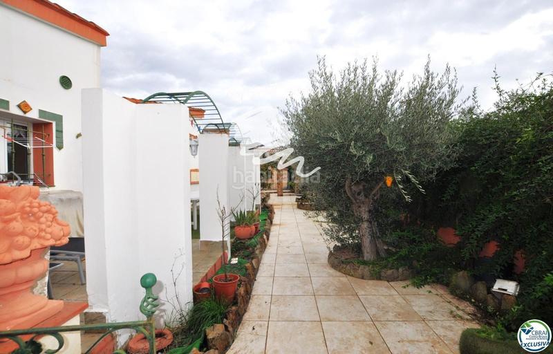 Foto d9d19cbf-36e6-43c7-a347-a4b42e26b930. Casa mas boscà casa con jardín y dos apartamentos. en Roses