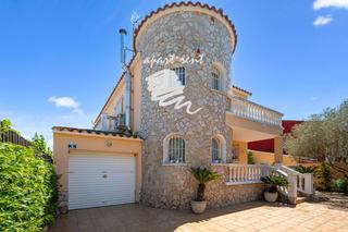 Casa  Mas nou. Mas nou amplia casa con 5 dormitorios, garaje privado,  jardín,