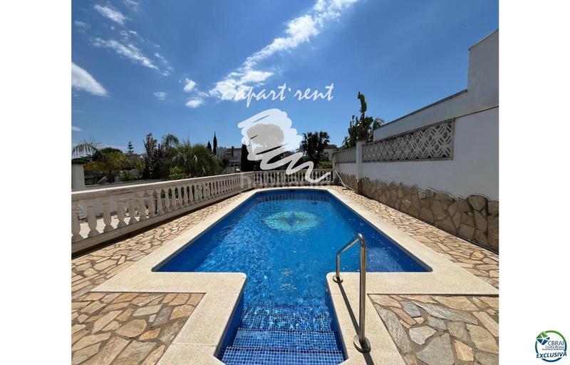 Foto 476a015c-e9f9-4c2a-873f-b4fc5d797a0f. Casa amb calefacció aparcament piscina a Francolí - Freser - Noguera Empuriabrava