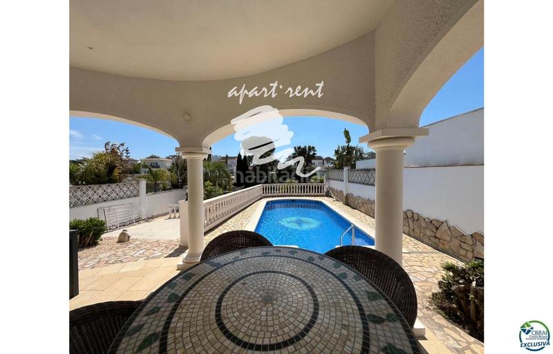 Foto 621fca9c-7763-4369-b3d0-b37c7f153558. Casa amb calefacció aparcament piscina a Francolí - Freser - Noguera Empuriabrava