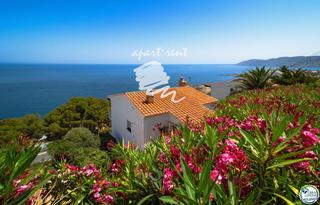 House  Carrer de santa isabel. Port de la selva villa con magnficas vistas panormicas al mar