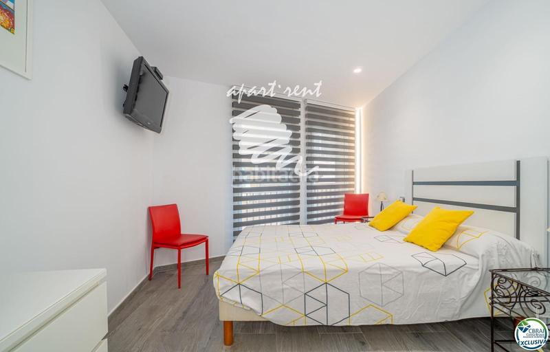 Foto aa58ec24-78aa-4c87-840d-aa647d4f0707. Piso Centre magnífico apartamento en primera línea de mar en Roses