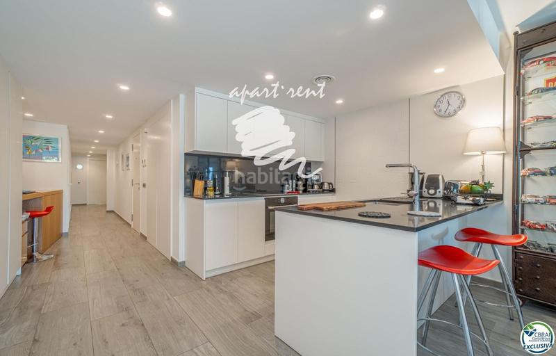 Foto d10dbc87-9120-4f58-bf6e-ce20a719007a. Piso Centre magnífico apartamento en primera línea de mar en Roses
