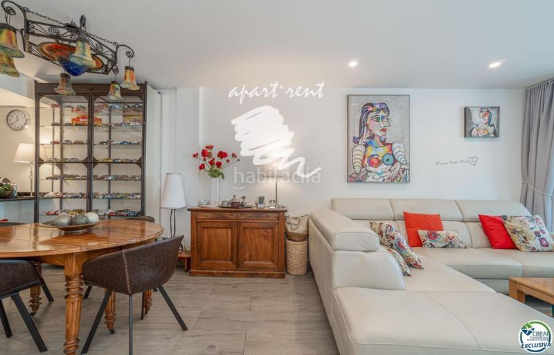 Foto fe1cb4f4-354f-4afd-884d-76dad765e865. Piso Centre magnífico apartamento en primera línea de mar en Roses