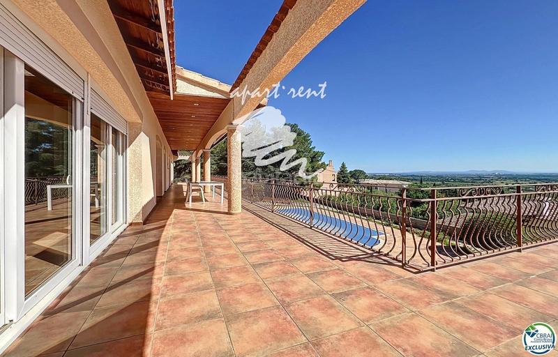 Foto 04ff442b-ad80-44ec-9395-65037a1e6fba. Casa villa de alto standing con piscina, impresionantes vistas al mar y una generosa parcela de 2.014 m en Pau