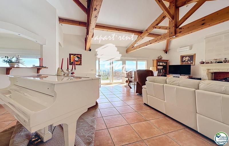 Foto e790a4fb-176c-4c59-b722-916ccc74f909. Casa villa de alto standing con piscina, impresionantes vistas al mar y una generosa parcela de 2.014 m en Pau