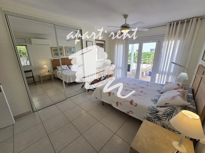Foto 59ed4b08-73c8-4703-a021-2ca99c7726ca. Casa montseny casa de una sola planta con piscina y licencia turística en Empuriabrava
