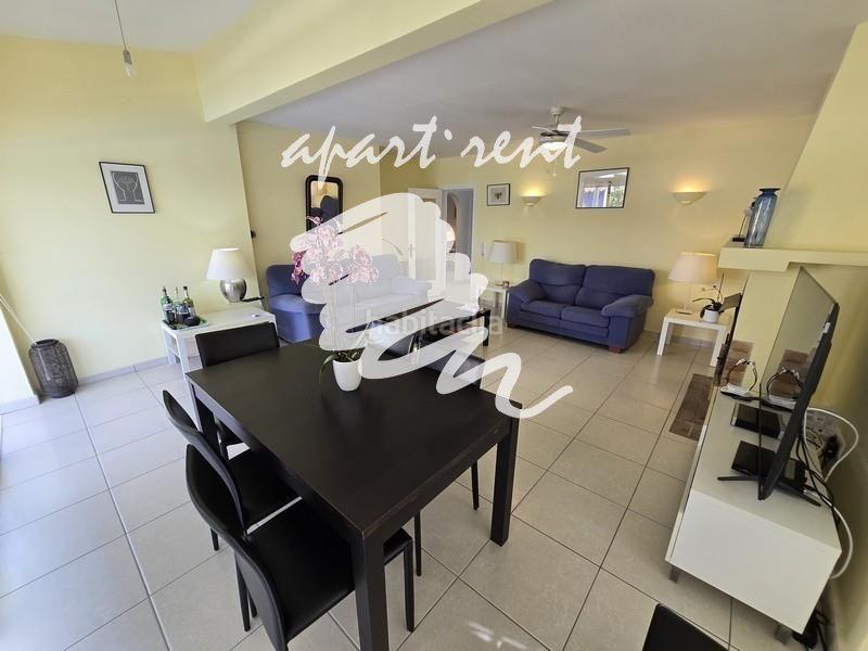 Foto c8ba8bc3-c56e-456a-9877-f0676c8f9cf3. Casa montseny casa de una sola planta con piscina y licencia turística en Empuriabrava