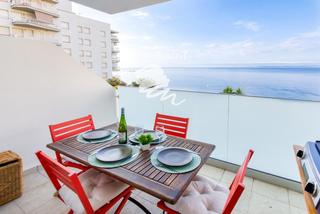 Pis  Canyelles. Far roses apartamento reformado con vistas al mar y licencia tur