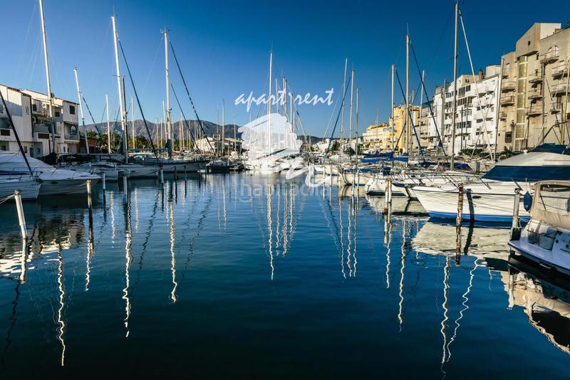 Foto 89b43c43-7f97-4cab-ac5a-60e5432825aa. Piso àncora acogedor apartamento con vistas al mar, a solo unos pasos de la playa en Empuriabrava