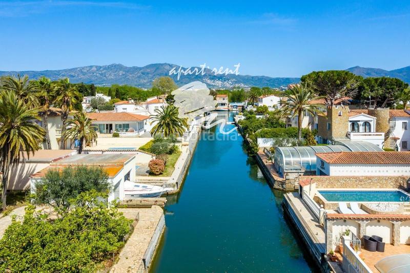 Foto 3c361988-4720-49f1-8b3e-8fd68376046e. Appartamento in Port Grec - Port Moxó Empuriabrava