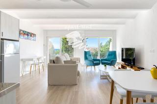 Flat  Santa barbara. Canyelles petites exclusivo apartamento reformado a 50 metros de