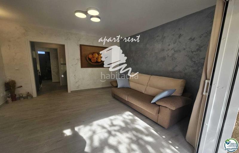 Foto a240769d-cefb-41b1-9288-e8e17386ef33. Flat with heating in Moxó - Sant Mori Empuriabrava