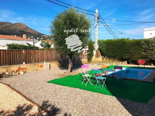Maison  Urgell. Mas boscà casa con amplio jardín en venta en mas boscà roses