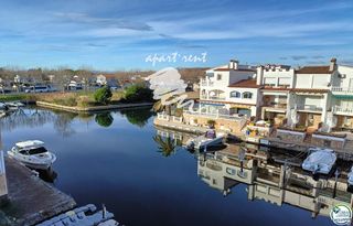 Appartement  Alberes. Alberes apartamento renovado con vista al canal en empuriabrava